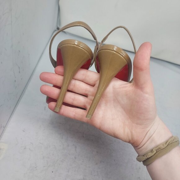 CHRISTIAN LOUBOUTIN Apostropha Patent Tan Slingback Pump - Picture 8 of 12